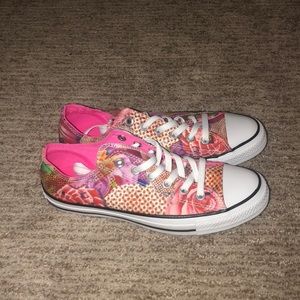 Floral Converse